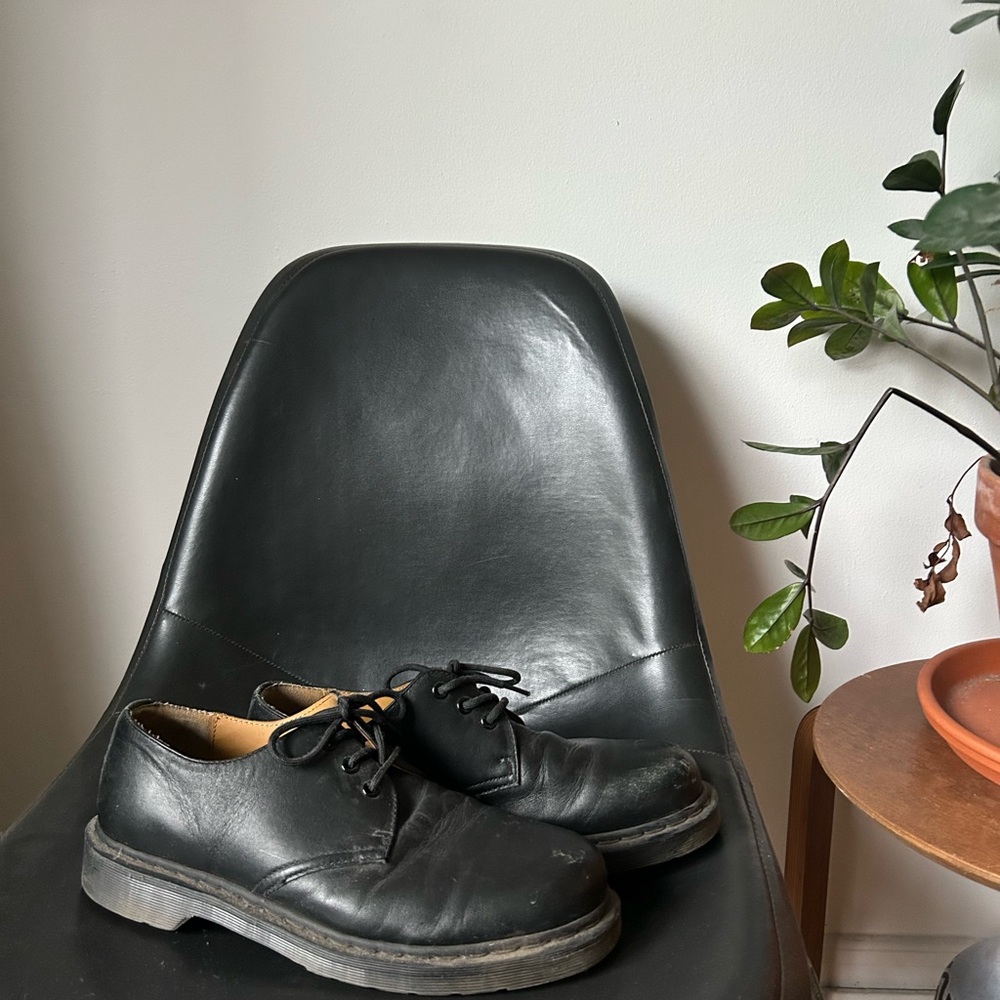 Knock off Doc Martens - Classic Black Oxford Men's Shoes